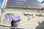 «Человек анти-голубь» за работой.